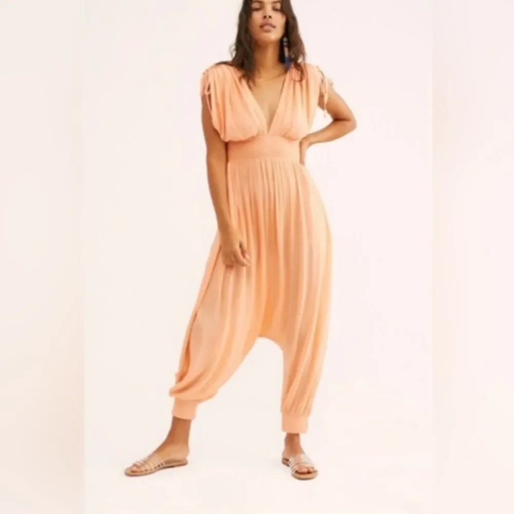 FREE PEOPLE 'WAITING FOR THE SUN TRIANGLE JUMPSUIT Size XS